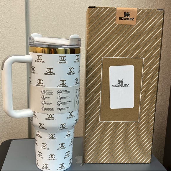 Stanley Quencher H2.0 40 oz – Premium white Design, New in Box - Picture 4 of 8